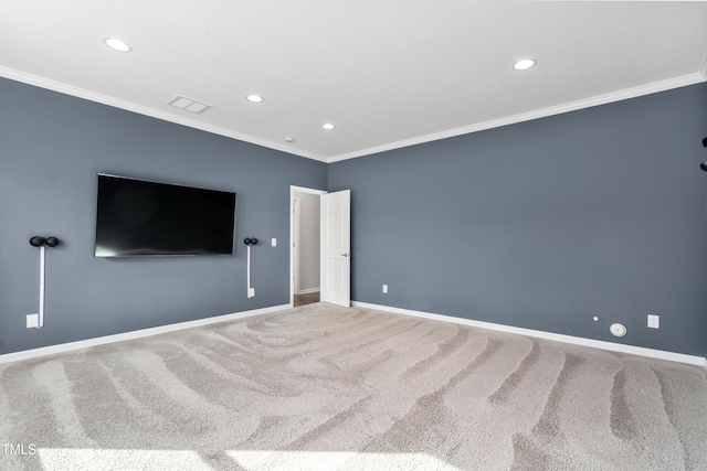 interior space featuring baseboards, visible vents, carpet floors, recessed lighting, and ornamental molding