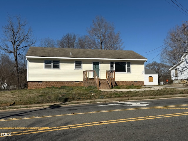 view of front facade featuring crawl space