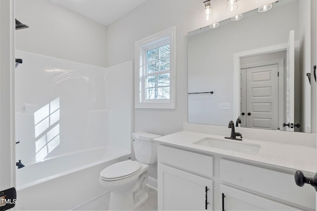 full bath with shower / bath combination, toilet, and vanity