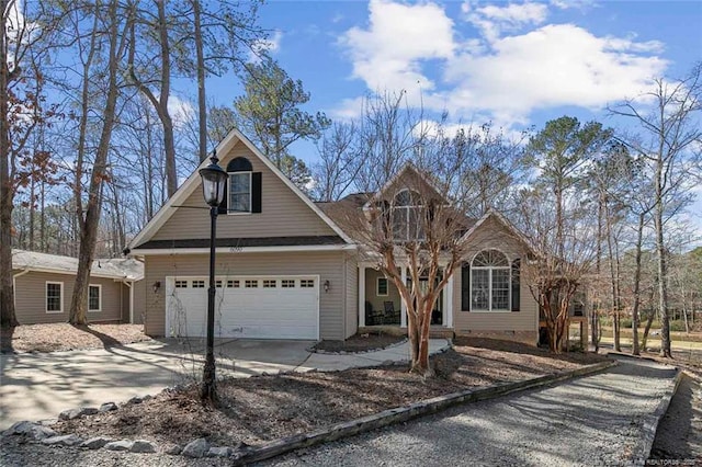 view of front of property with driveway