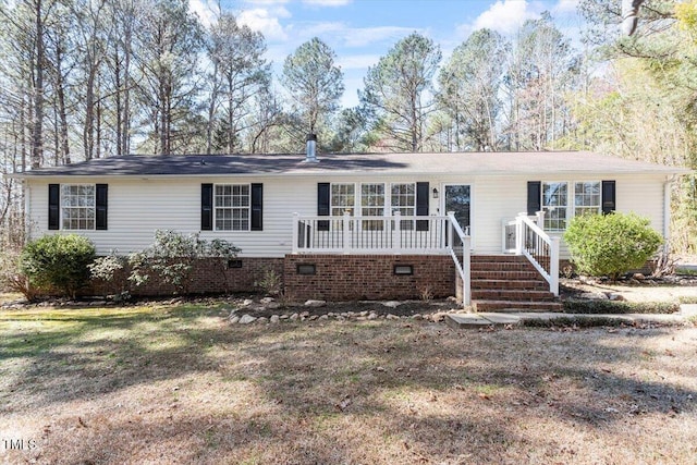 single story home featuring crawl space