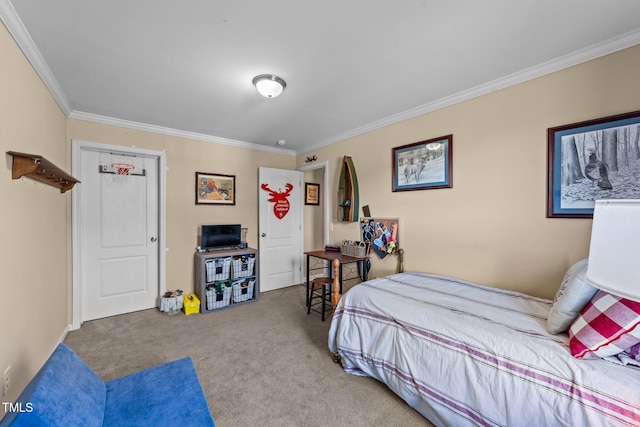 bedroom featuring crown molding and carpet