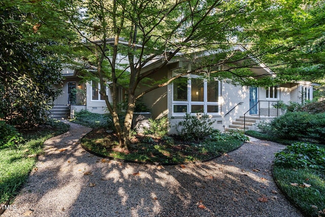 view of front of property with crawl space