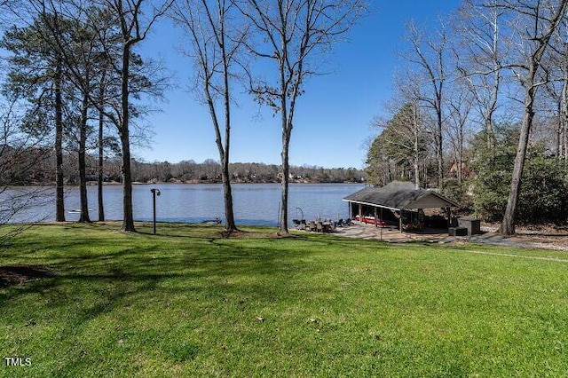 view of yard with a water view