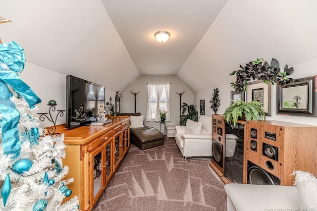 living room featuring lofted ceiling and carpet flooring