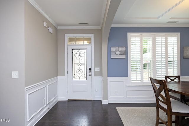 foyer entrance featuring visible vents, a healthy amount of sunlight, and dark wood-style floors