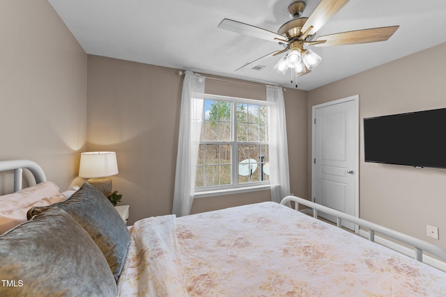 bedroom with a ceiling fan