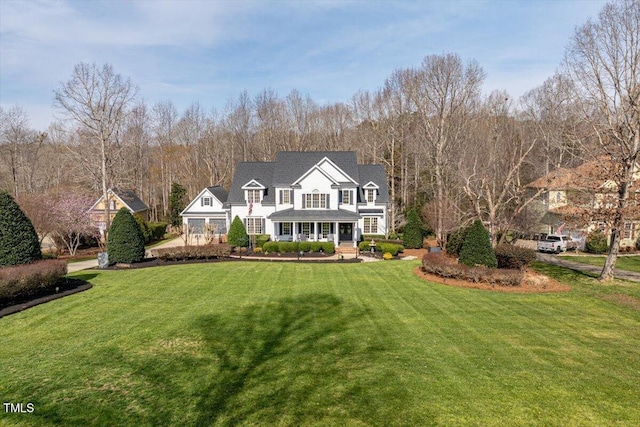 view of front of home featuring a front yard