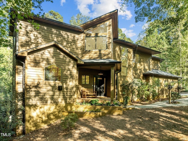 view of front facade with covered porch