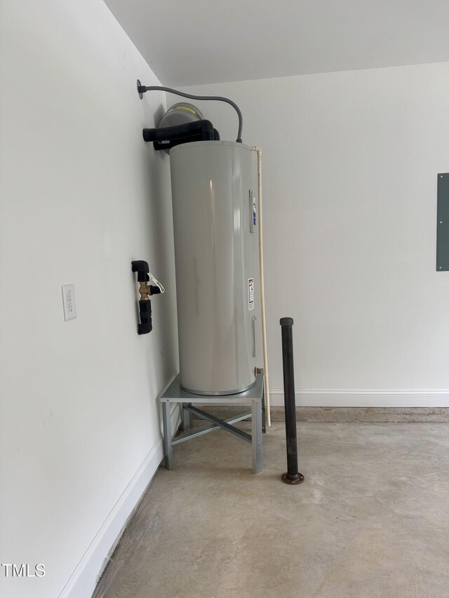 306 E Roseboro St, Roseboro, NC 28382 - utility room with water heater