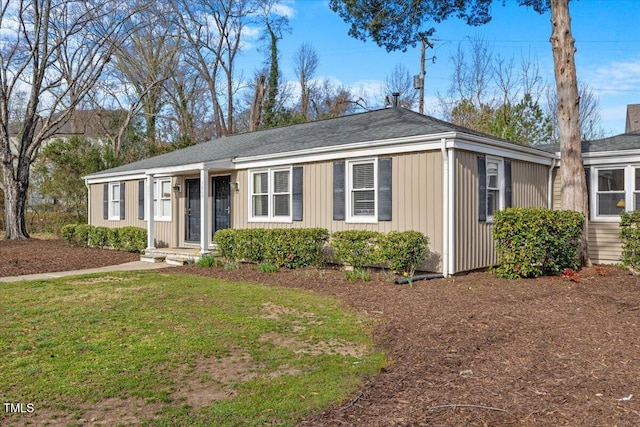 view of front of property with a front yard