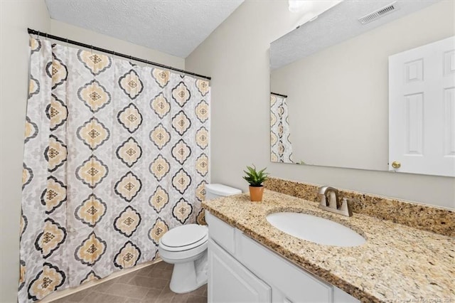 bathroom featuring vanity, visible vents, a textured ceiling, curtained shower, and toilet