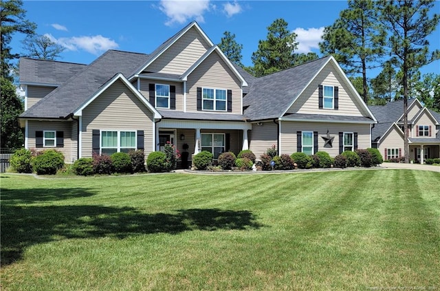 view of front of property with a front yard