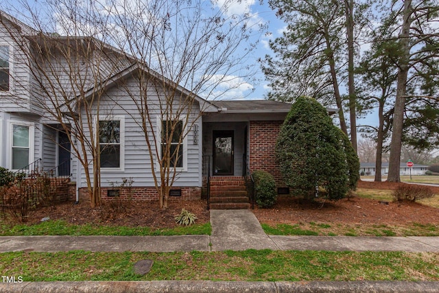 bungalow-style home featuring crawl space