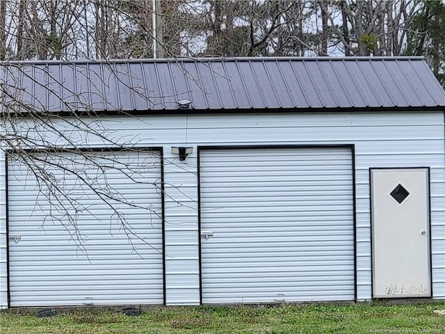 41 Lenor Dr, Lumberton, NC 28360 - view of garage