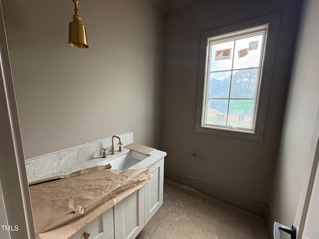 3405 Makers Cir, Raleigh, NC 27612 - bathroom with vanity