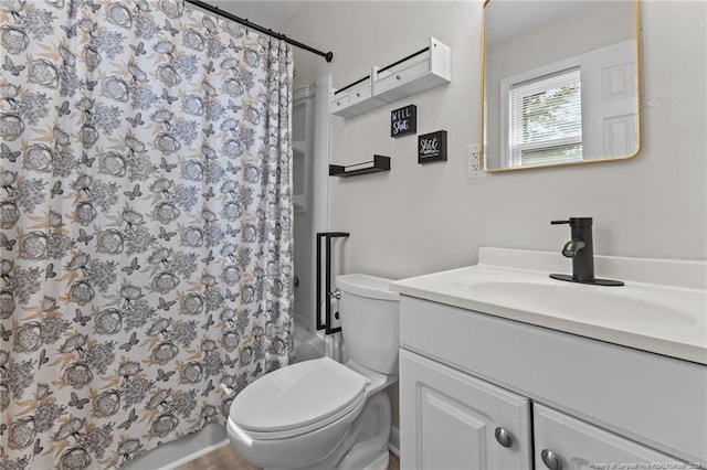 full bath featuring vanity, toilet, and shower / bathtub combination with curtain