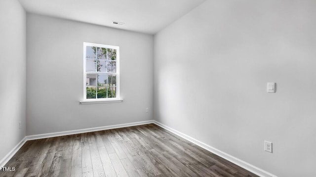 1005 Ocean Ct, Carthage, NC 28327 - unfurnished room featuring wood finished floors and baseboards