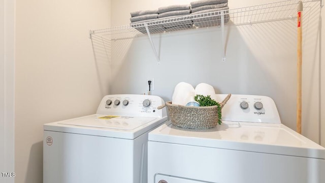 140 Holton St, Smithfield, NC 27577 - laundry room featuring laundry area and washer and clothes dryer