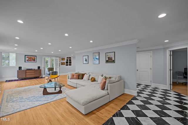 living area featuring recessed lighting, baseboards, ornamental molding, and light wood-style floors
