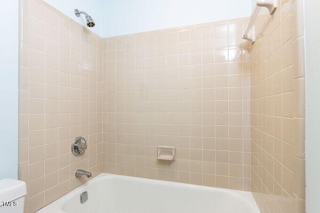 3005 Woodgreen Dr, Raleigh, NC 27607 - full bathroom featuring washtub / shower combination and toilet