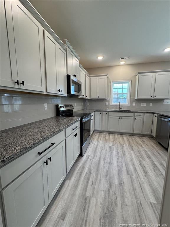 186 Leona Dr, Raeford, NC 28376 - photo 11