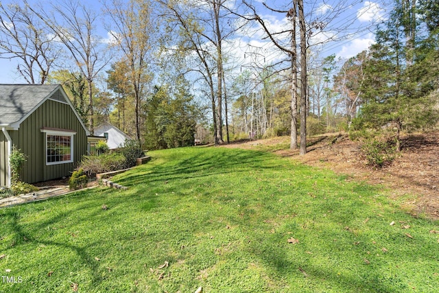 1302 Hermitage Rd, Sanford, NC 27330 - view of yard with an outdoor structure