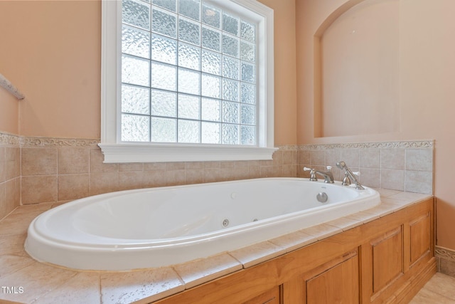 1302 Hermitage Rd, Sanford, NC 27330 - bathroom featuring a bath