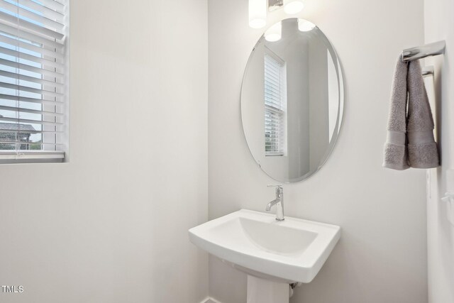 5616 Horsewalk Cir, Raleigh, NC 27606 - bathroom featuring a sink