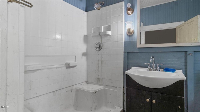 410 Halifax St, Warrenton, NC 27589 - full bath with vanity and a tile shower