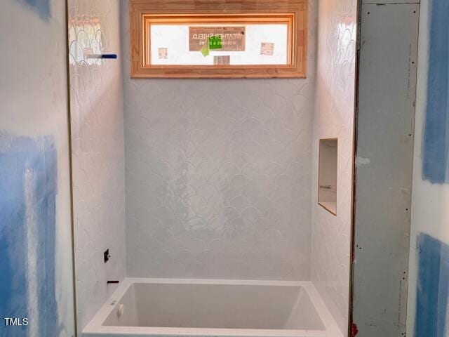 1216 Barcroft Pl, Raleigh, NC 27615 - full bath featuring a bathtub