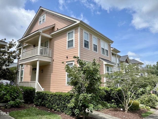 440 Heritage Village Ln, Apex, NC 27502 - view of home's exterior featuring a balcony