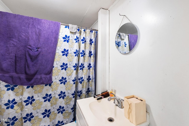 105 E Cole St, Dunn, NC 28334 - full bath with a sink and a shower with shower curtain