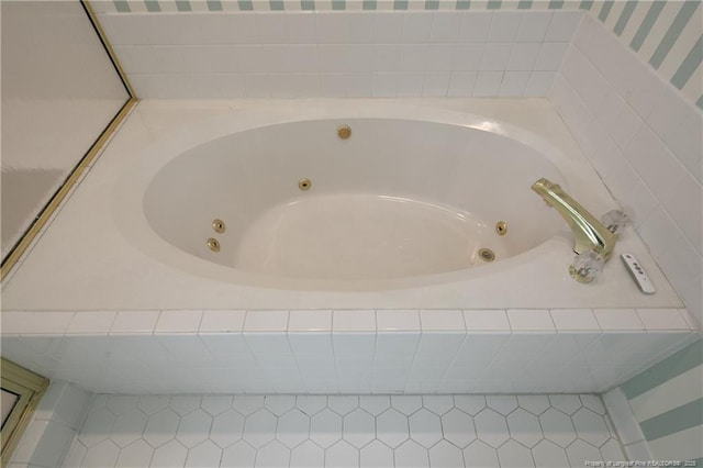 1800 Pugh St, Fayetteville, NC 28305 - full bathroom with a jetted tub