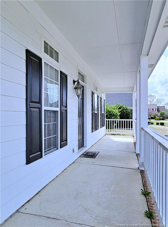 view of patio / terrace with covered porch