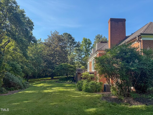 382 Wimbledon Dr, Roxboro, NC 27573 - view of grassy yard