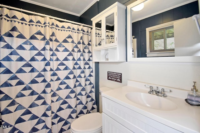 1471 Bamboo Rd, Boone, NC 28607 - full bathroom featuring ornamental molding, toilet, vanity, and a shower with shower curtain
