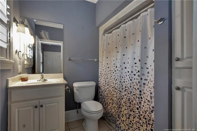 full bath with vanity, toilet, baseboards, tile patterned floors, and curtained shower