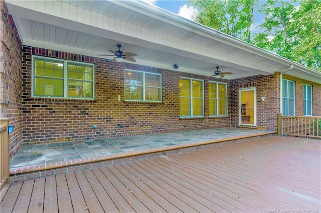 deck with ceiling fan