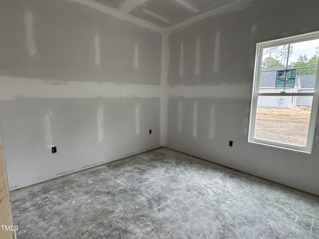 1582 Patterson Rd, Kinston, NC 28504 - spare room featuring concrete flooring