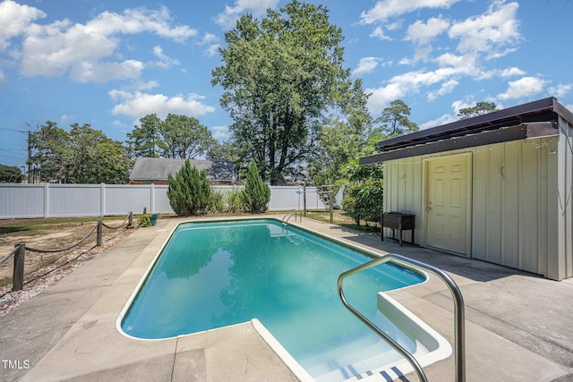 1901 E Mulberry St, Goldsboro, NC 27530 - view of pool featuring a fenced backyard and a patio area
