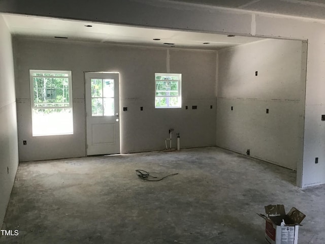 1572 Patterson Rd, Kinston, NC 28504 - foyer featuring concrete floors