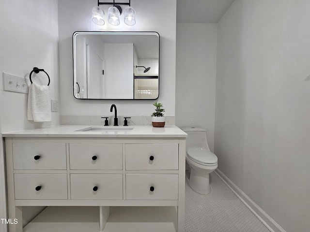 full bathroom with a shower, vanity, baseboards, and toilet