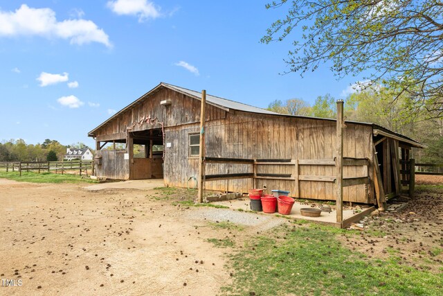 view of outdoor structure featuring an outdoor structure