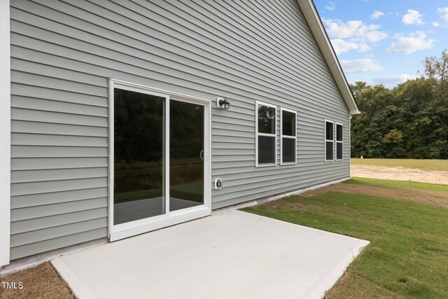 825 Kenyon Spring Dr, Zebulon, NC 27597 - view of patio / terrace