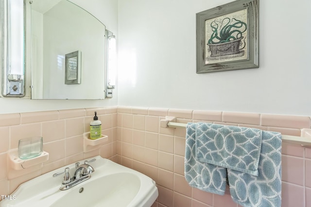 418 S 2nd St, Smithfield, NC 27577 - bathroom with tile walls and a sink