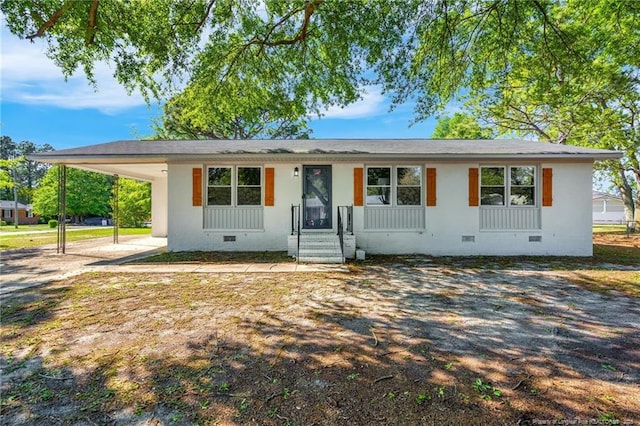 3014 Akron Dr, Hope Mills, NC 28348 - single story home featuring crawl space