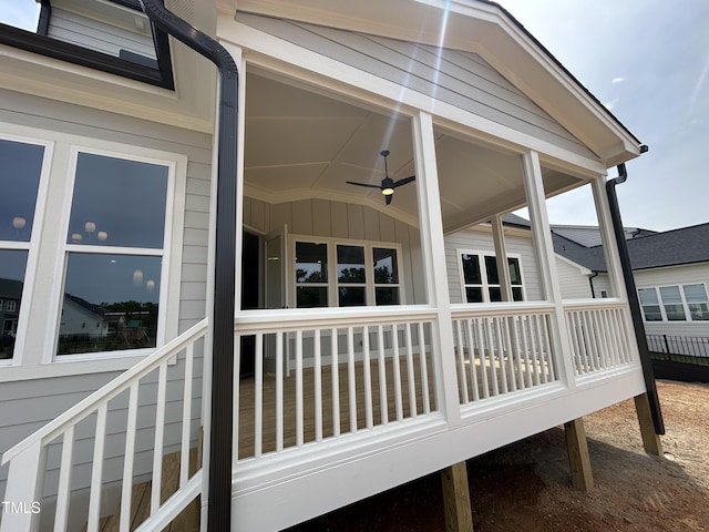 property entrance featuring ceiling fan
