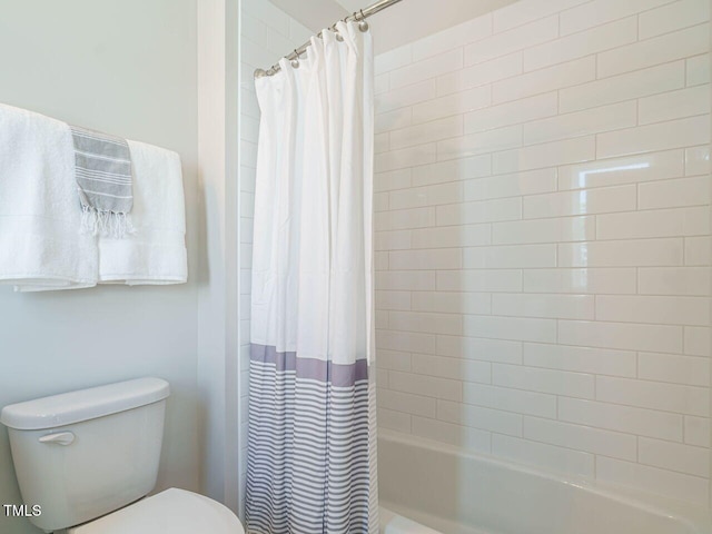 921 Lily Claire Ln, Fuquay Varina, NC 27526 - full bath with shower / tub combo with curtain and toilet