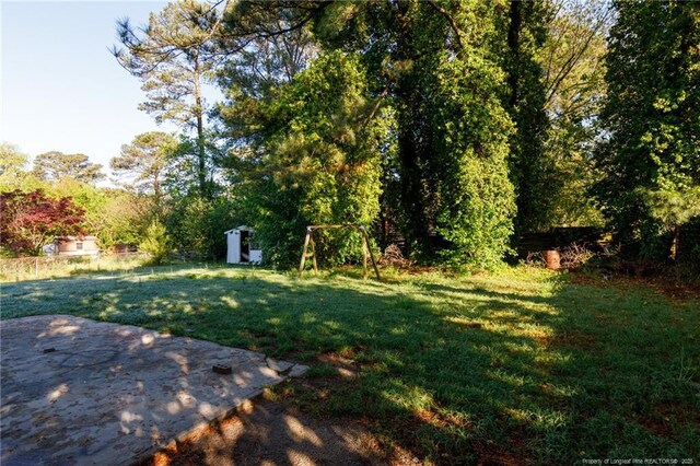 6506 Sprucewood Rd, Fayetteville, NC 28304 - view of yard